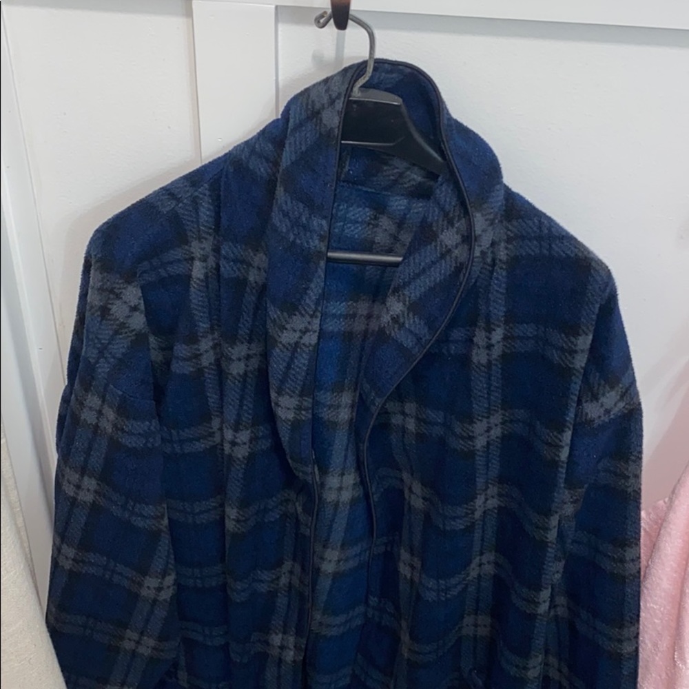 Used men’s bathrobe